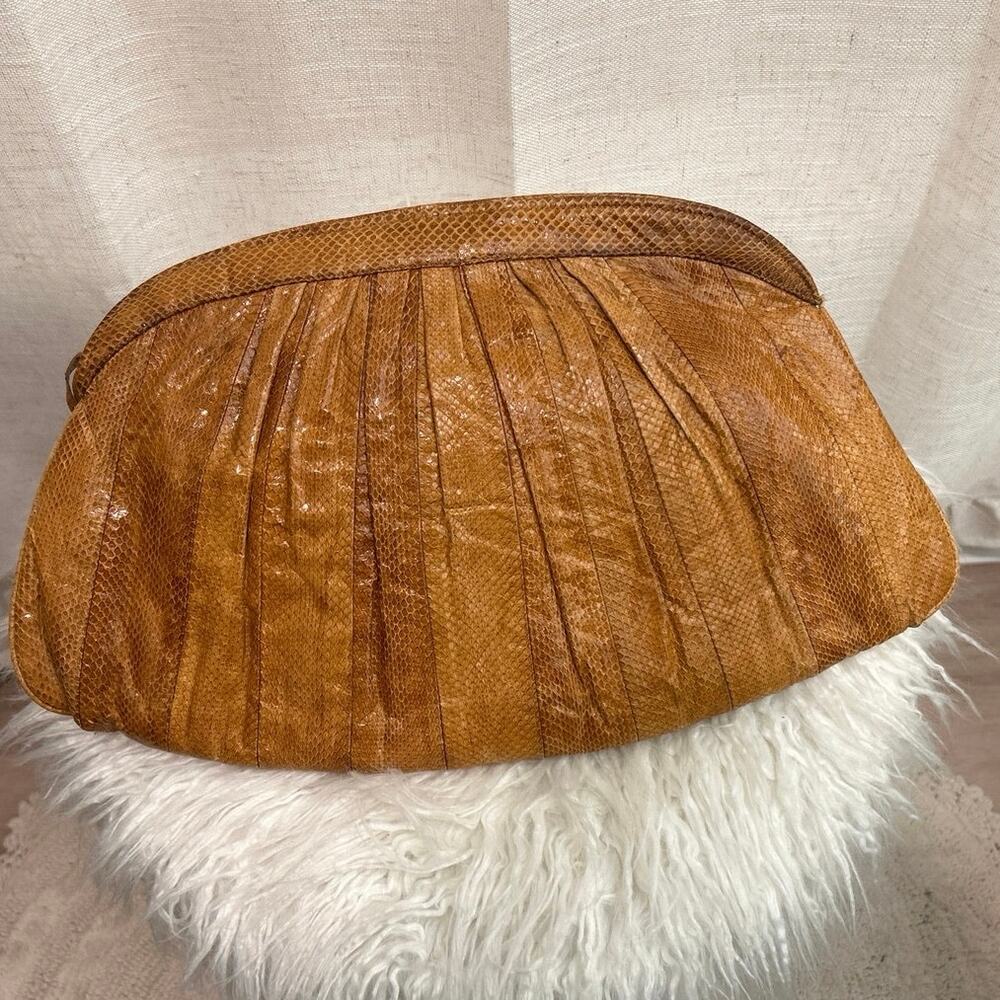Vtg Tan Onex snakeskin clutch, likely from the 70’s/80’s made in the Philippines
